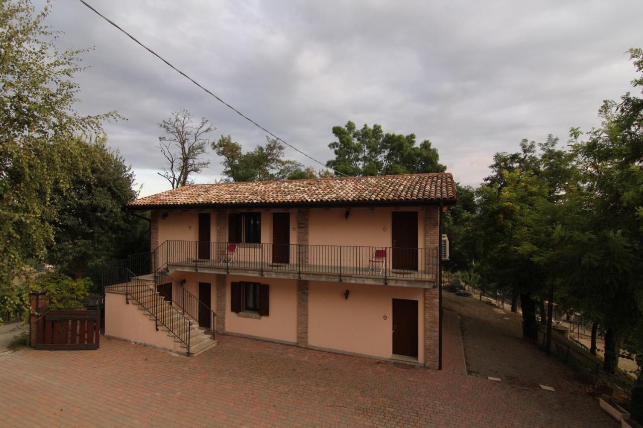 Agriturismo Ca' Isotta Castello di Serravalle Экстерьер фото