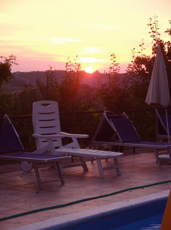 Agriturismo Ca' Isotta Castello di Serravalle Экстерьер фото